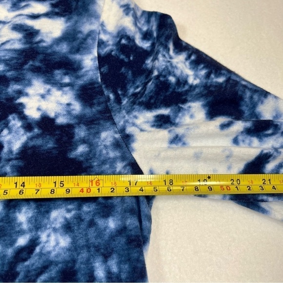 HOLLISTER Dark Blue/White Tie Dye Long Sleeve Curved Hem Tee 100% Cotton Size XS - Picture 12 of 12
